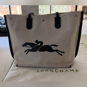 AUTHENTIC LongChamp Essential Large Canvas Tote in Ecru